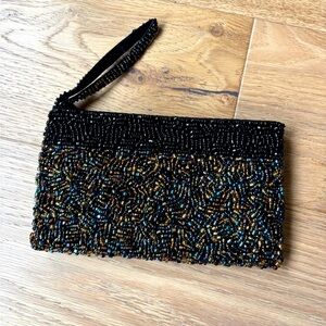 Glass bead clutch